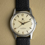Cream dial of the Büren Grand Prix Super-Slender, applied indexes, vintage watch