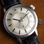 Boîtier acier 37 mm de la Jaeger-LeCoultre Memovox, deux couronnes, montre ancienne