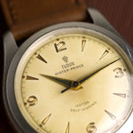 Logotipo de la rosa Tudor y números arábigos en la esfera marfil del Oyster Prince, reloj vintage