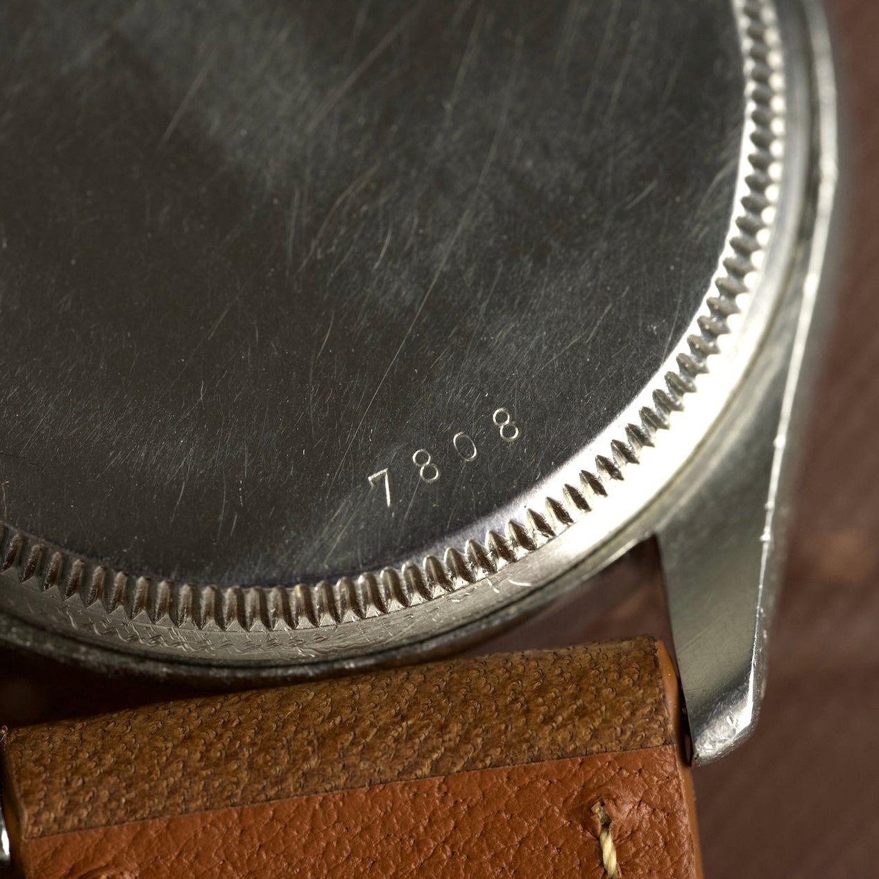 Referencia 7808 grabada entre las asas del Tudor Oyster Prince, reloj vintage