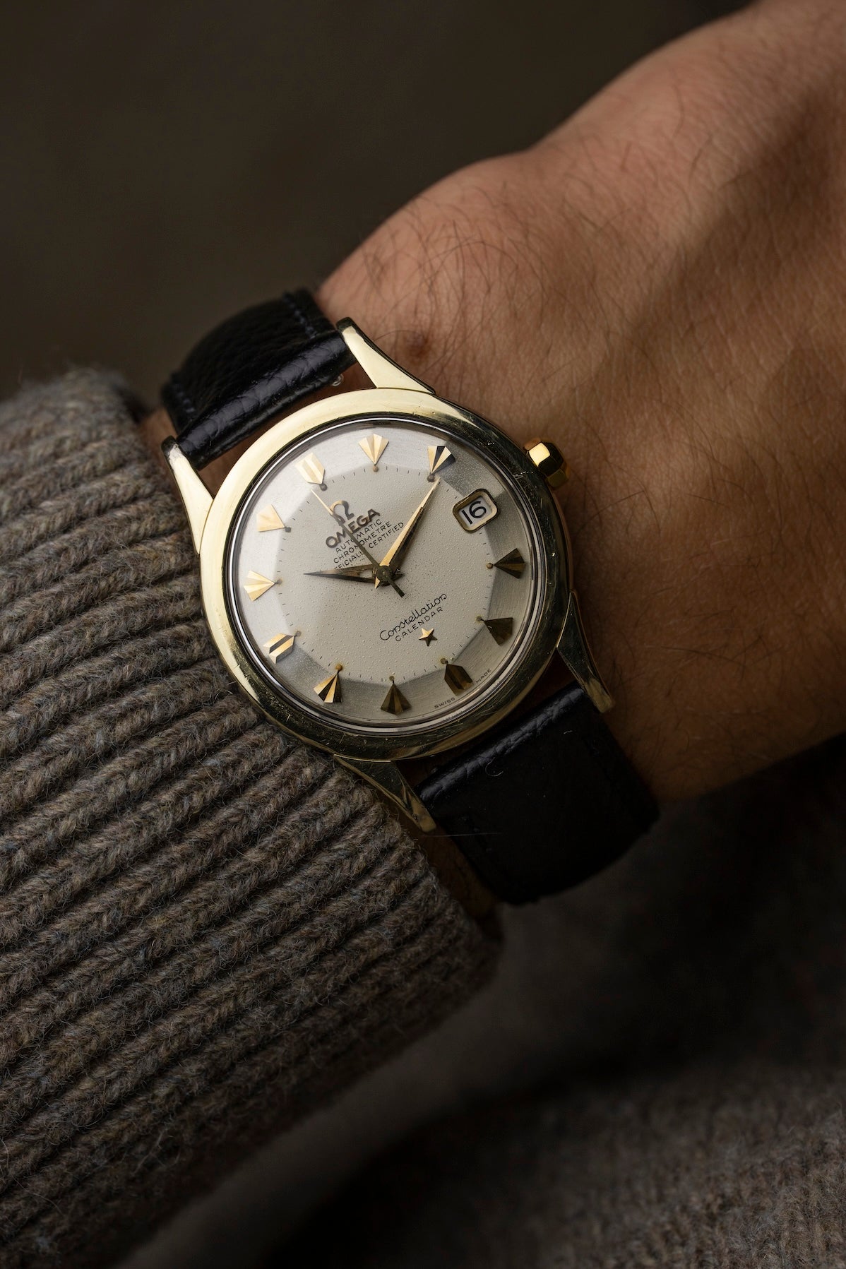 Omega Constellation Calendar,1958, réf. 2943, calibre 504, boîtier plaqué or, 34,5 mm, cadran pie pan, portée