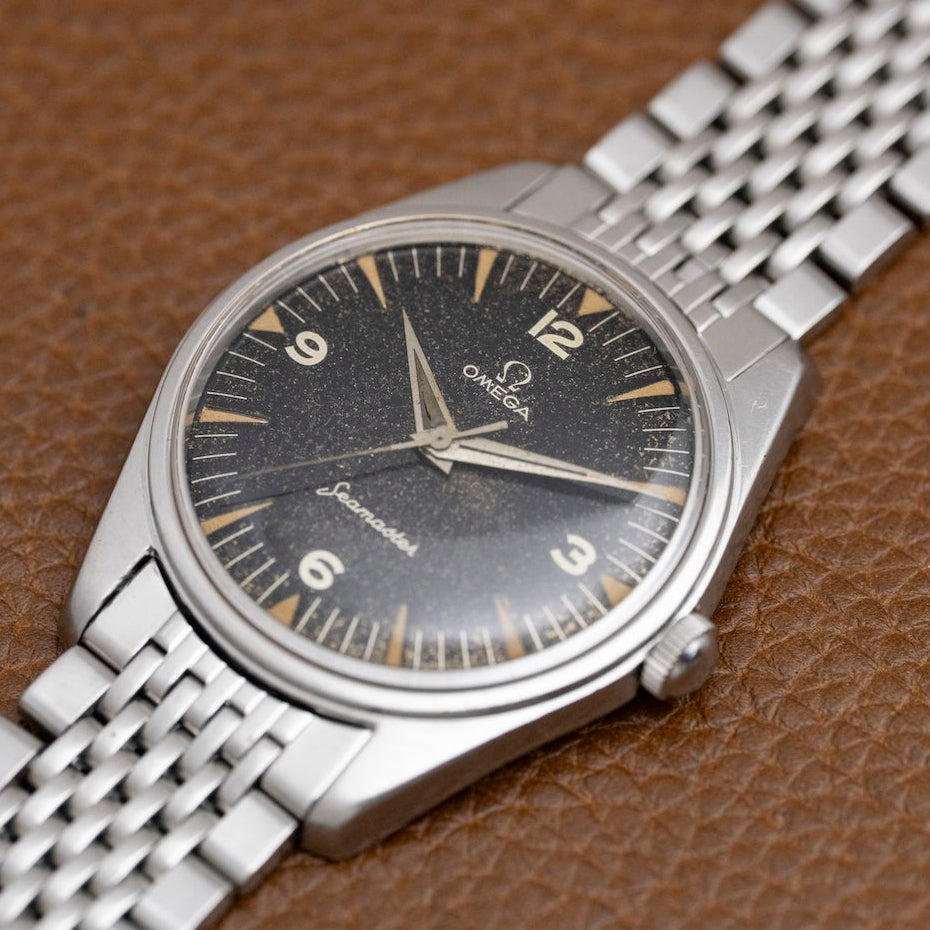 Omega Seamaster Ranchero de 1959 vue de trois quarts sur bracelet acier, montre ancienne