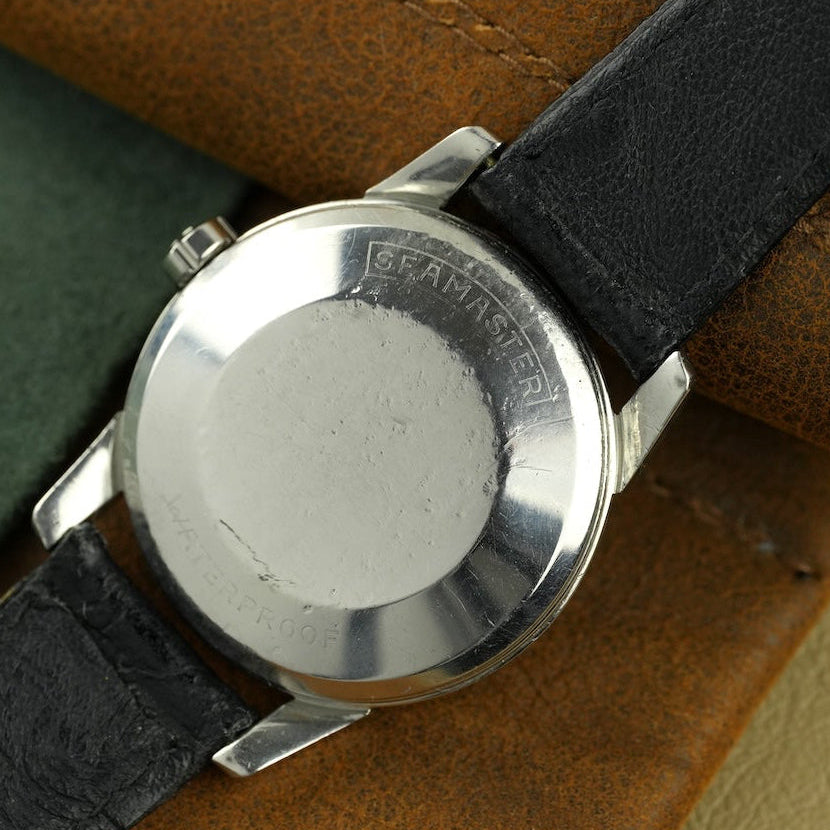 Fondo de la caja de acero del Omega Seamaster Calendar Automatic, reloj vintage